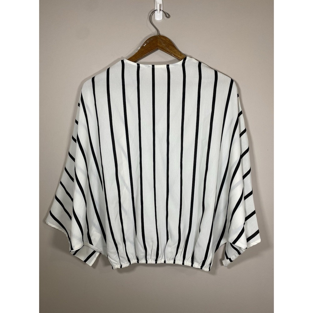 Savanna Jane Top Womens SMALL Black White Striped‎ Oversized Dolman Sleeve Crop - Picture 2 of 5
